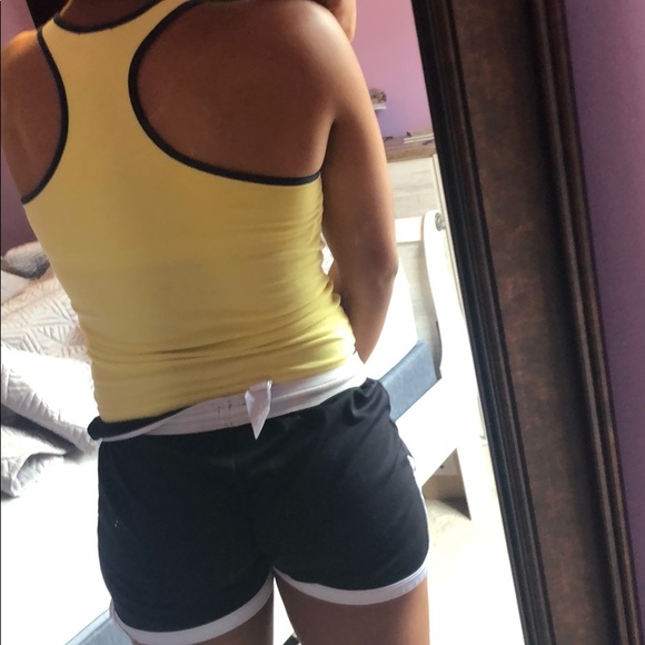 •Yellow active wear tank• - Picture 2 of 3